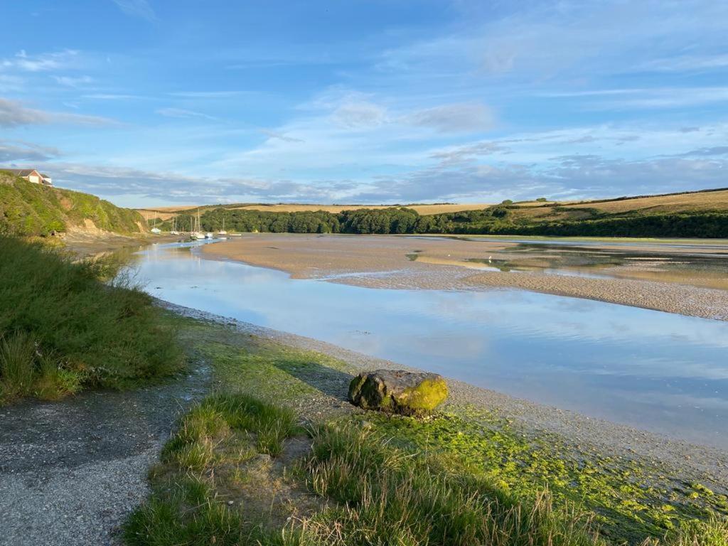 2 Chatsworth Riverscape Apartments - Peaceful Apartment In Great Location With Free Parking Overlooking The Gannel Just A Short Walk From Newquays Incredible Beaches And Local Amenities Ньюки Экстерьер фото