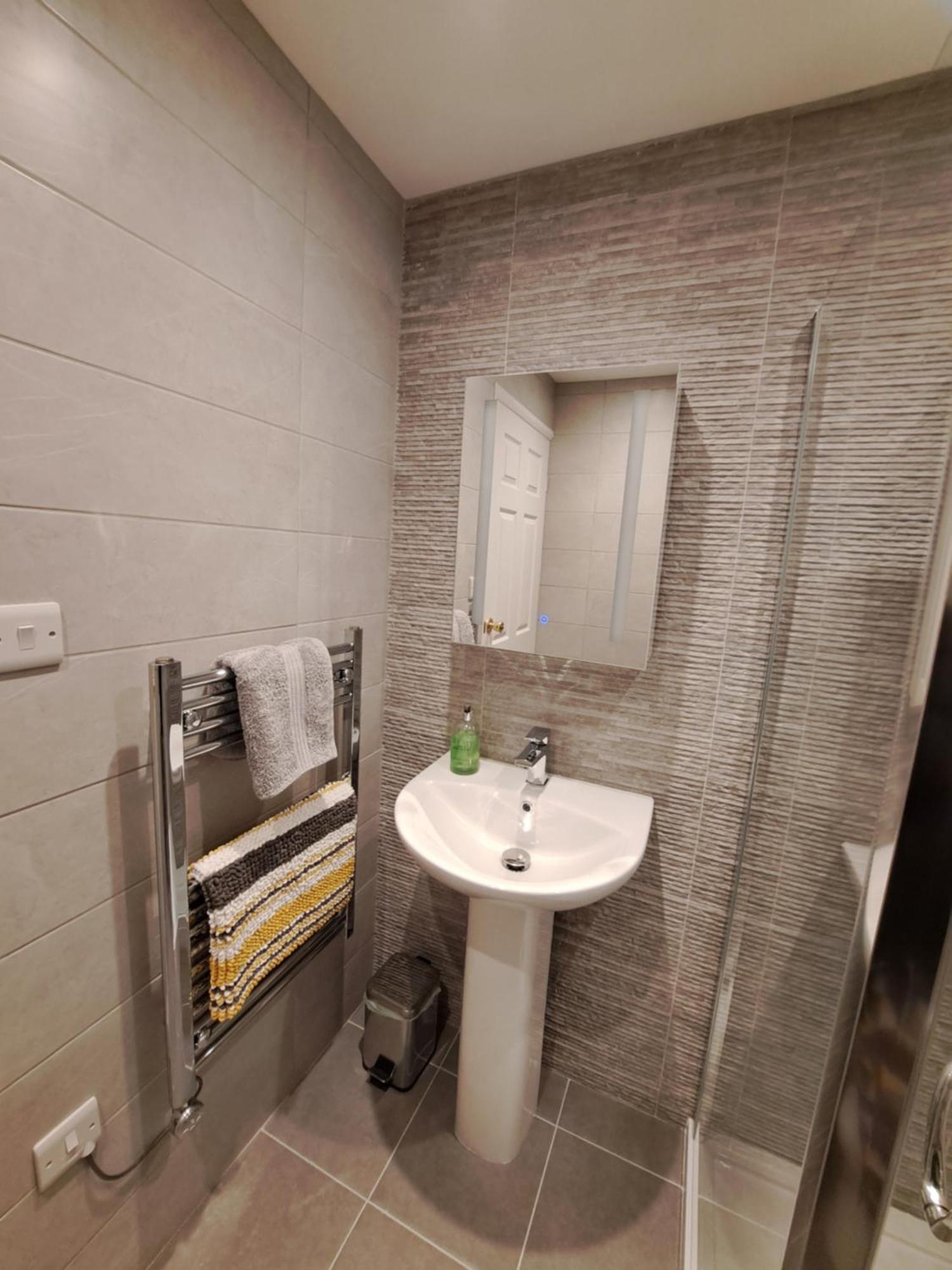 2 Chatsworth Riverscape Apartments - Peaceful Apartment In Great Location With Free Parking Overlooking The Gannel Just A Short Walk From Newquays Incredible Beaches And Local Amenities Ньюки Экстерьер фото